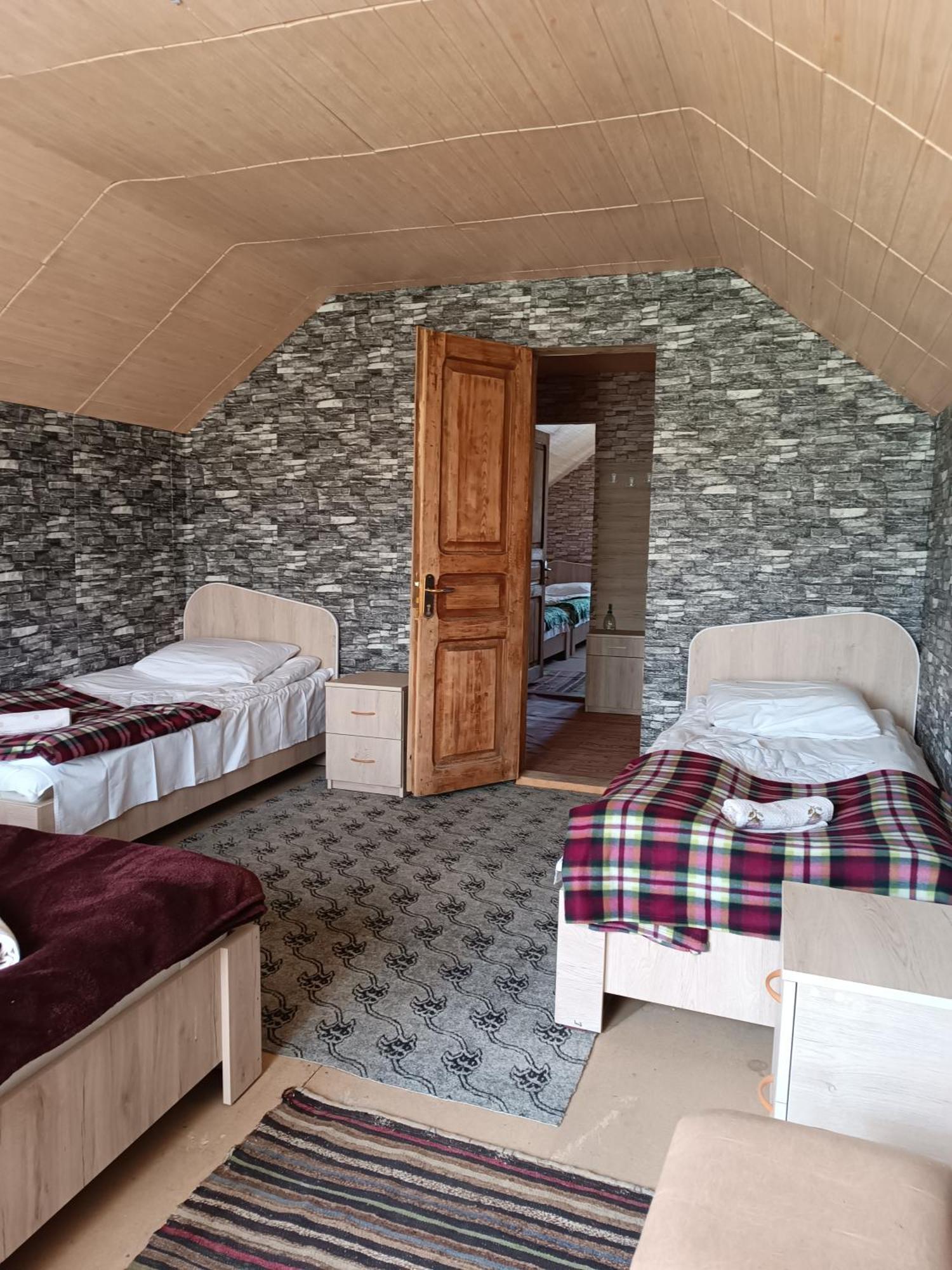 Nadiani Hostel Omalo Room photo